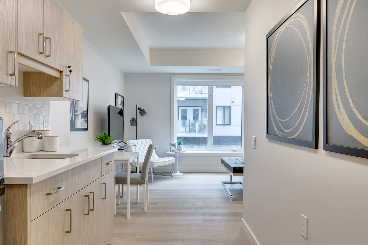 THE BIRCH STUDIO + BATH SUITE 318