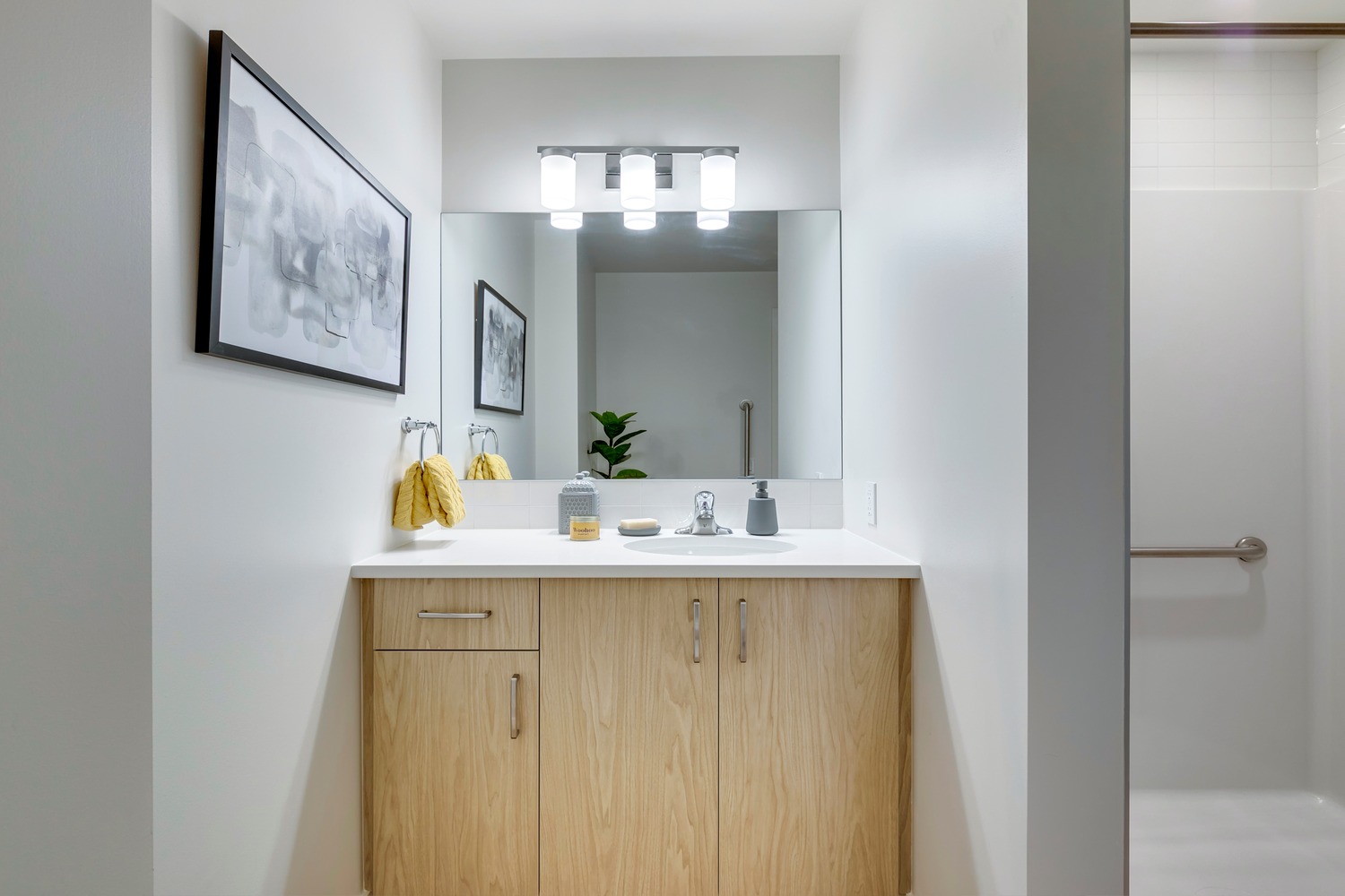 THE BIRCH STUDIO + BATH SUITE 318