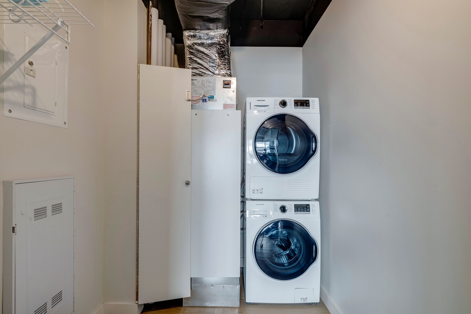 Assisted Living 1 Bedroom + Den Unit 408 |Studio Gallery